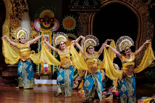 kekayaan budaya Indonesia